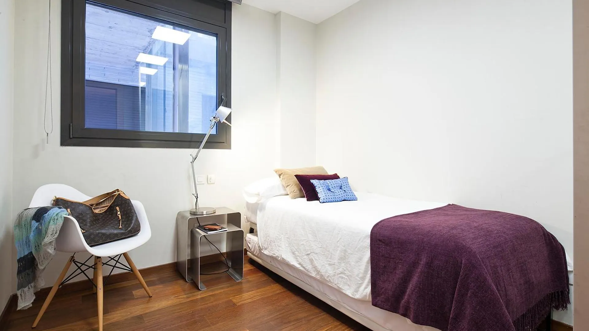 My Space Emirates - Splendid Apartment With Terrace And Pool Near Park Gueell Barcelona