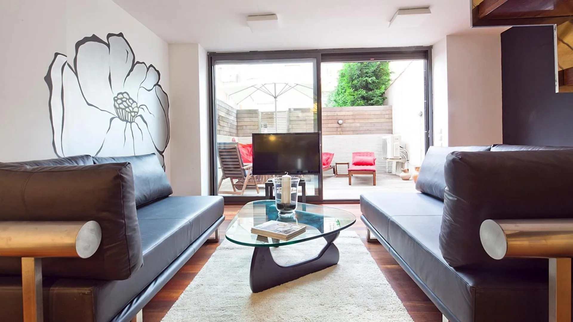 My Space Emirates - Splendid Apartment With Terrace And Pool Near Park Gueell Barcelona Espanha