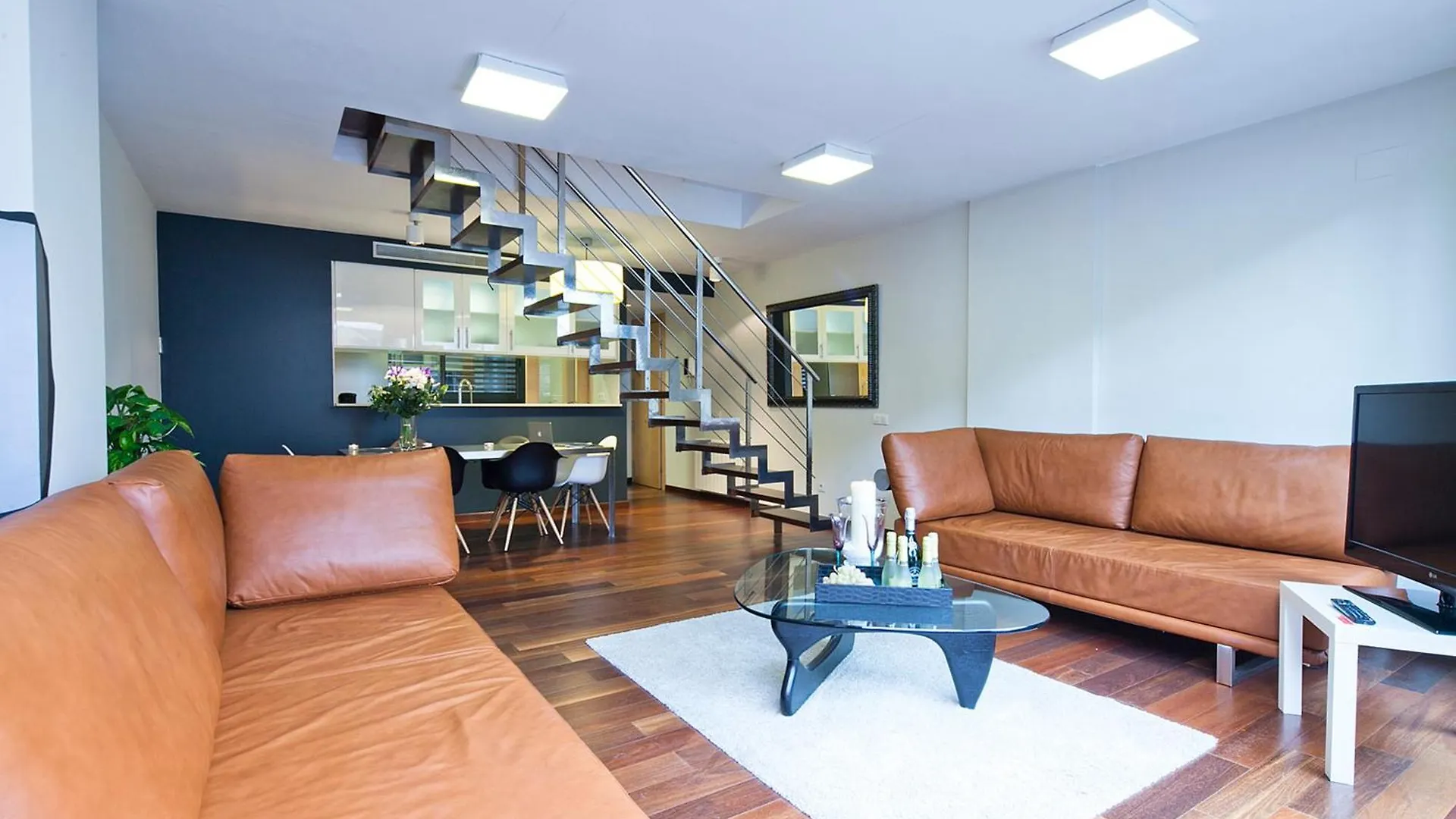My Space Emirates - Splendid Apartment With Terrace And Pool Near Park Gueell Barcelona