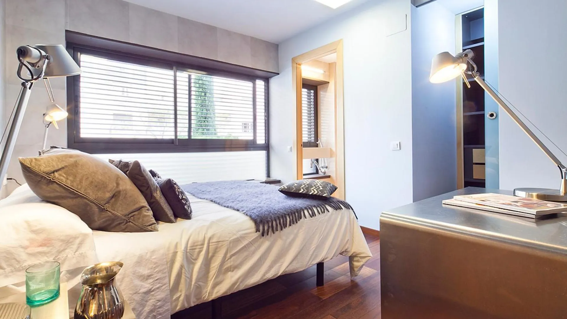 ברצלונה My Space Emirates - Splendid Apartment With Terrace And Pool Near Park Gueell